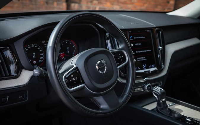 Volvo XC 60 cena 172000 przebieg: 79000, rok produkcji 2021 z Pruszków małe 667
